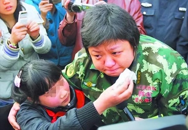 韩红基金会争议事件分析：慈善监管与公众信任的考验