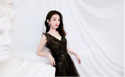 《有翡》还没杀青，赵丽颖就官宣新剧，搭档陈萍萍，网友：有点强