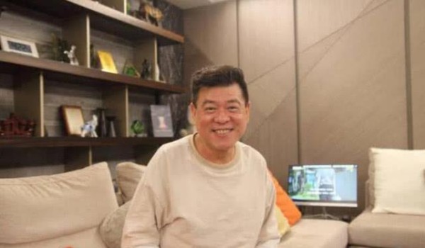 罗志祥以前黑料被曝出，经纪公司经常以罗志祥名义，做假公益
