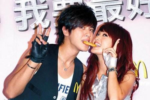 罗志祥结婚了吗 40岁了才订婚什么时候才能有孩子