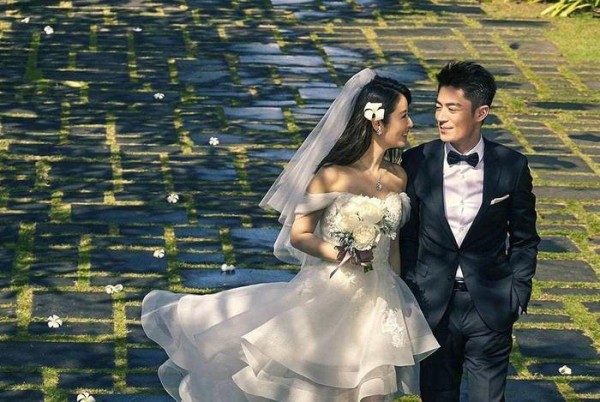 盘点娱乐圈的高龄新娘，爱情不怕晚，只要来了就是刚刚好