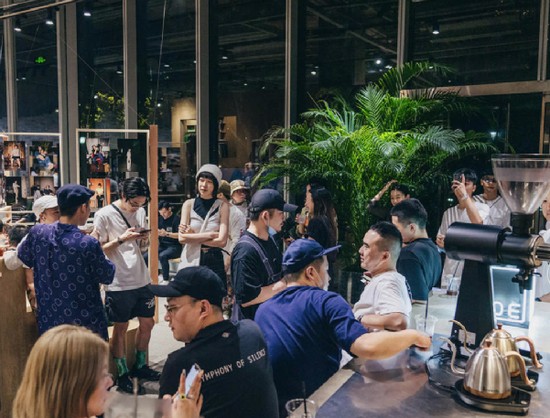  潮流集合店 DOE （餖）的线下场景