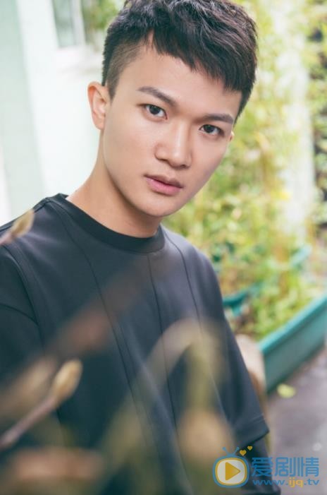 周深個人資料簡介 周深家庭背景及早期經歷