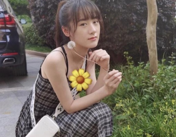 袁冰妍的粉丝口号和应援色和粉丝名(袁冰妍有过男朋友吗)