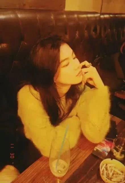 陈坤周迅签约新人女演员，长相酷似刚出道的王菲