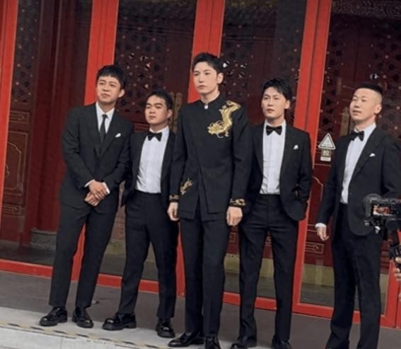 王九龙婚礼狂欢：德云社全明星齐聚，朱琳疑似喜迎新生命！