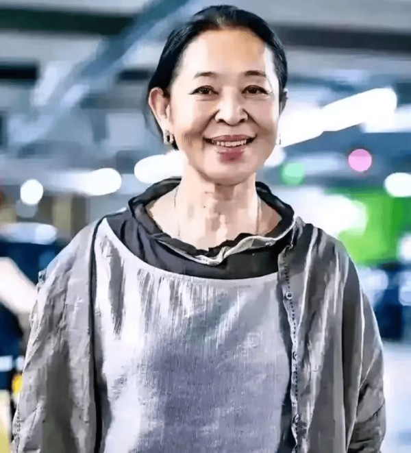 刘晓庆单方面宣布退出《繁花》，倪萍李小冉遭遇实力碾压，粉丝炸锅！