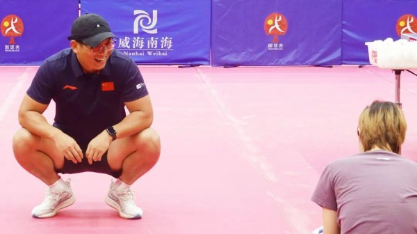 与国乒女队员们同频奋斗的“翔哥”