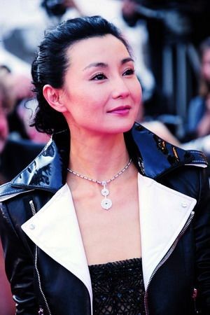 明星如何搭配首饰与礼服