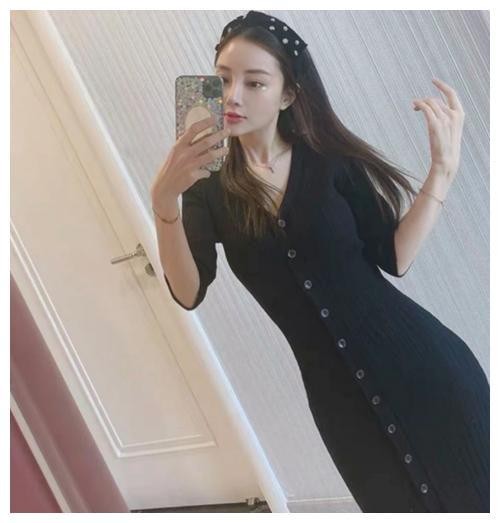 好在闺蜜不是明星！李小璐和圈外闺蜜狂自拍，颜值被闺蜜比下去