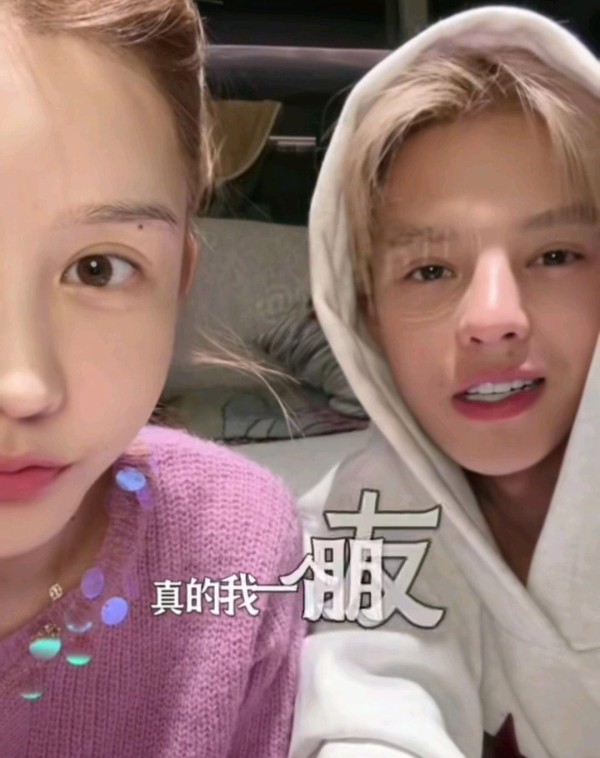 殷世航直播揭秘：昔日明星好友竟偷其手表，真相令人咋舌！