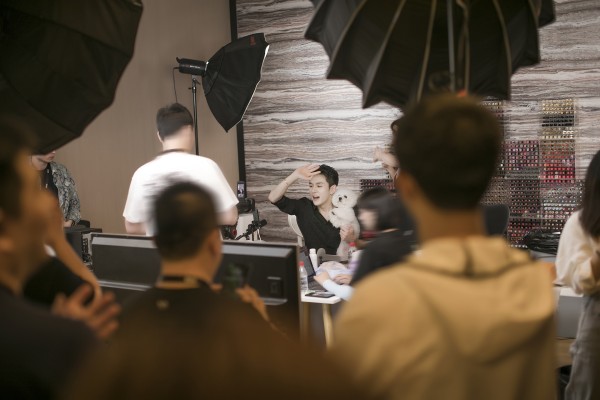 专访李佳琦：不存在什么掉队，我的直播间有双向陪伴功能
