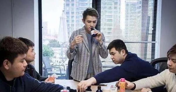 口红一哥成功原因(口红一哥李佳琦)