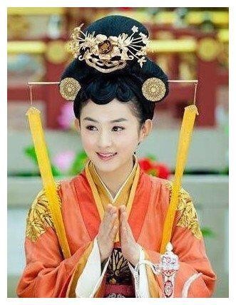 农村出身到一线女星，赵丽颖终于成了自己的女王