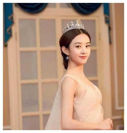 农村出身到一线女星，赵丽颖终于成了自己的女王