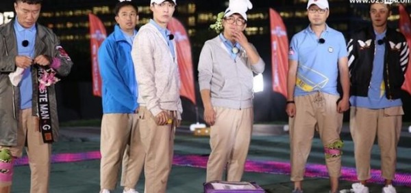 张艺兴在《极限挑战》中惨遭“湿身”曝光部位让网友尖叫不已！