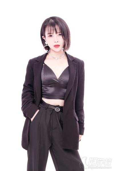 盈盈老师