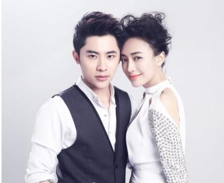 杨颖两任化妆师开撕，晒朋友圈信息量大，周冬雨莫名躺枪！