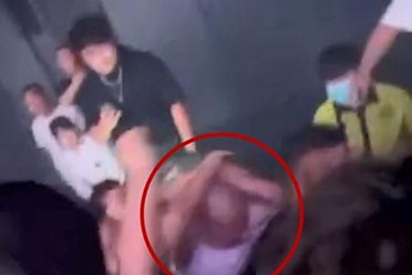 “giao哥演出被打”登热搜：网红被扇后脑勺！当晚发文