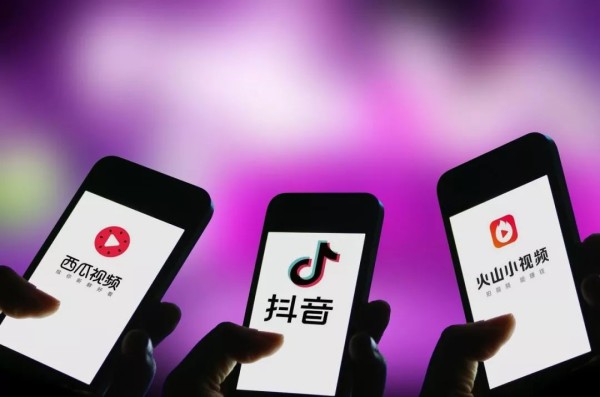 “新拟态环境”：短视频博主的人格化表达及其对用户的影响研究