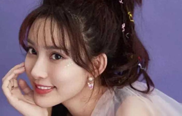 孟子义活动现场被神秘粉丝调侃，经纪人机智回应引发思考