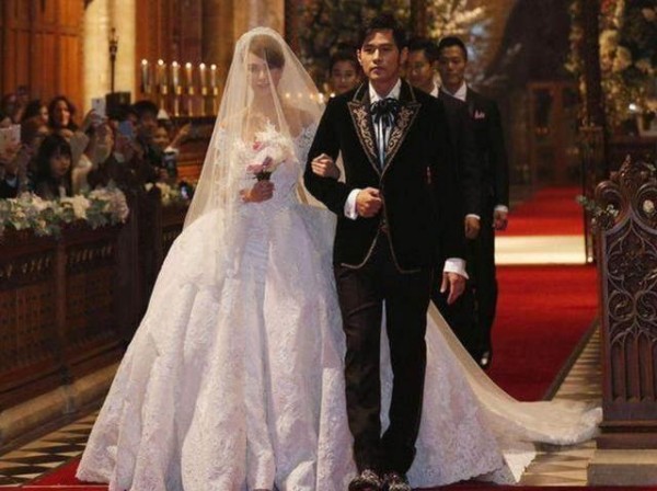 明星婚纱照大排行，杨幂刘诗诗都上榜，第一出乎你的意料！