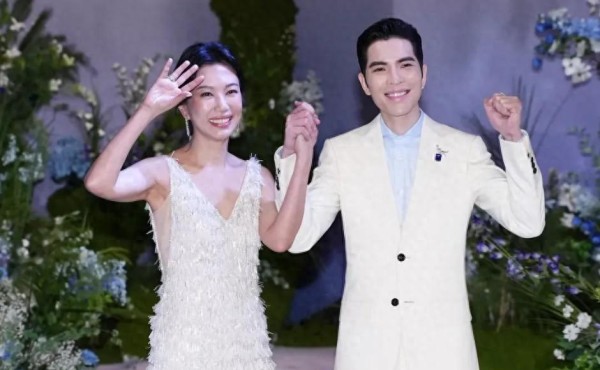 萧敬腾婚礼现场落泪，12位星二代任花童，向太喊话干儿子快造人
