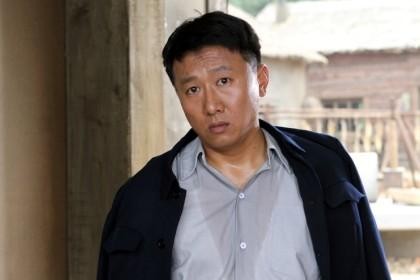 演艺圈竞争到底多残酷？他到了四十岁无戏拍，居然待业零收入三年
