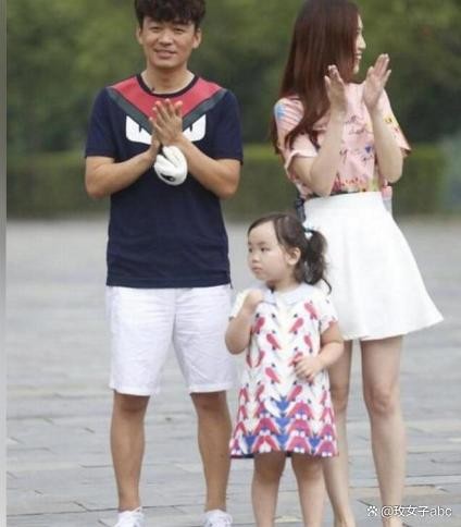明星家庭的真实与假象：《爸爸去哪儿》引发的离婚疑云与反思