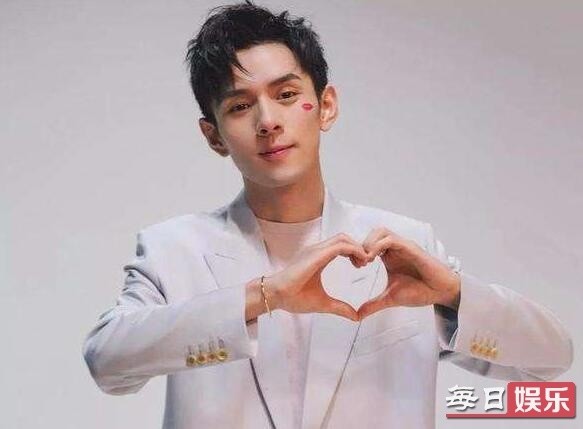 李佳琦是谁怎么火的 李佳琦是富二代吗家庭背景资料介绍