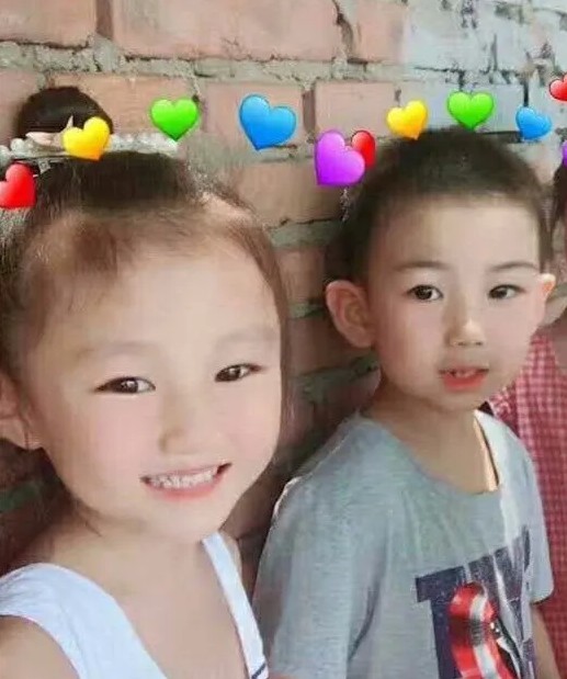 两个黄鹂小学员