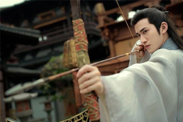 合作范冰冰，资源“逆天”成绩堪忧，李治廷成男版景甜难捧红？