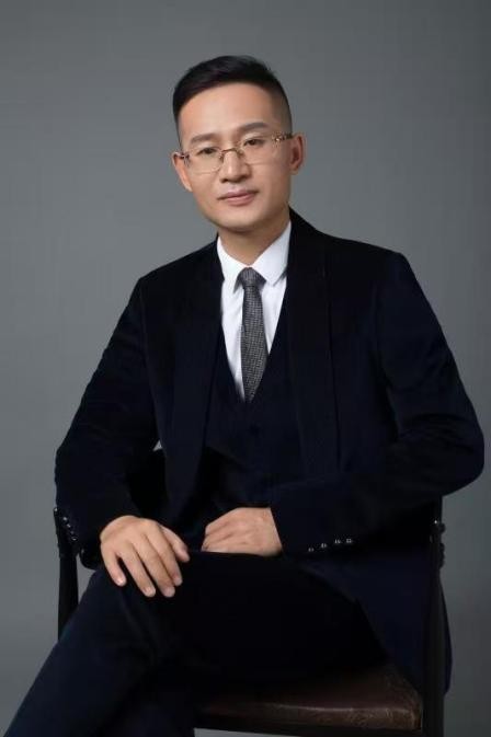 康艺泷老师被聘为超级演说家明星选拔赛少儿演说全国展演总裁判长