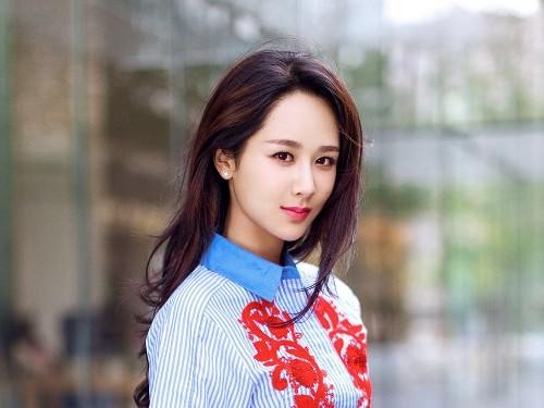 杨紫怒怼“粉丝”为自己正名,网友为何直呼骂得好?