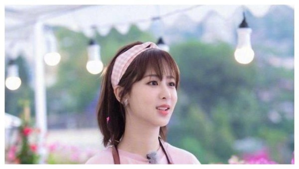 杨紫“宣布喜讯”？时隔15年，两人还是在一起了，甜翻众人