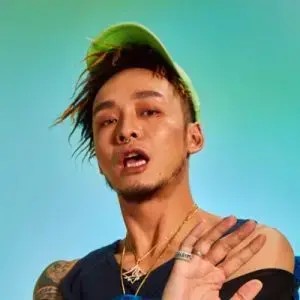 徐真真<a target=