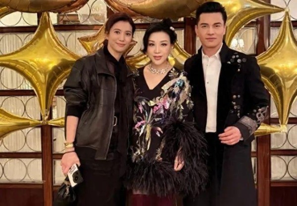 蔡一智60大寿群星到贺！袁咏仪蔡卓妍争送香吻，古天乐古巨基玩嗨