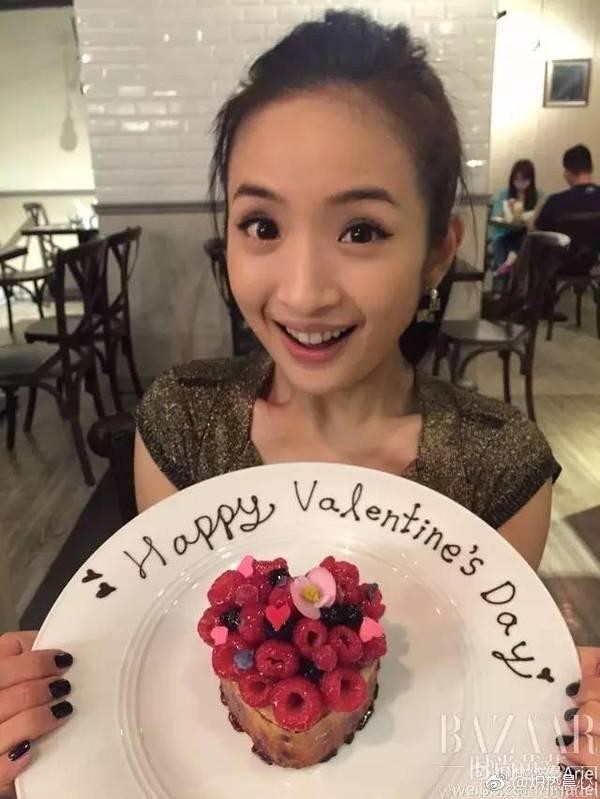 林依晨与弟弟一起过生日，晒与弟弟庆生照，萌萌的依晨少女感十足