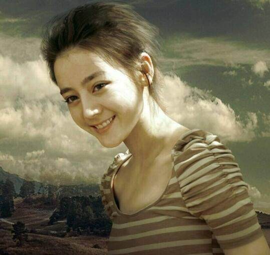 明星成名绝不是偶然，迪丽热巴高温天气拍戏，张艺兴上综艺累晕！