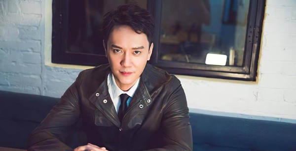 演戏近十年才走上主演位置，偶然被导演拉去救场，不想却火遍全国