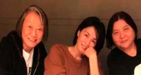 娱乐圈传奇女星：王菲那英背后推手，19年无私养育好友遗孤！