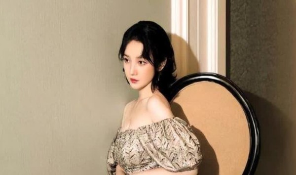 胸大不让游泳，陈小纭转战娱乐圈，这是来抢饭碗的？