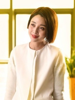 骆玉珠(殷桃饰演)
