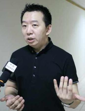他是师胜杰得意徒弟，却因得罪某位“大腕”，断送了演艺生涯啊！