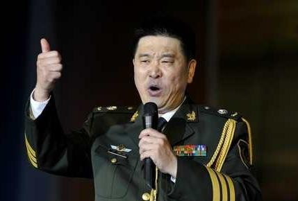 他是师胜杰得意徒弟，却因得罪某位“大腕”，断送了演艺生涯啊！