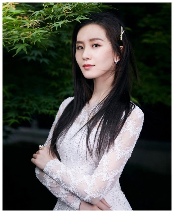 明星五月行程公开：杨幂暂无，赵丽颖忙拍广告，baby综艺咖