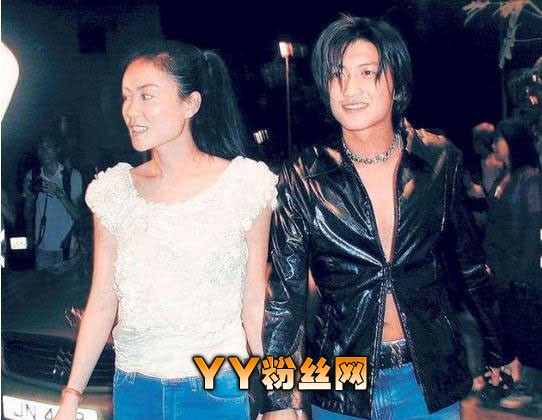王菲谢霆锋复合是真的吗俩人公寓亲吻视频 王菲谢霆锋为什么分手