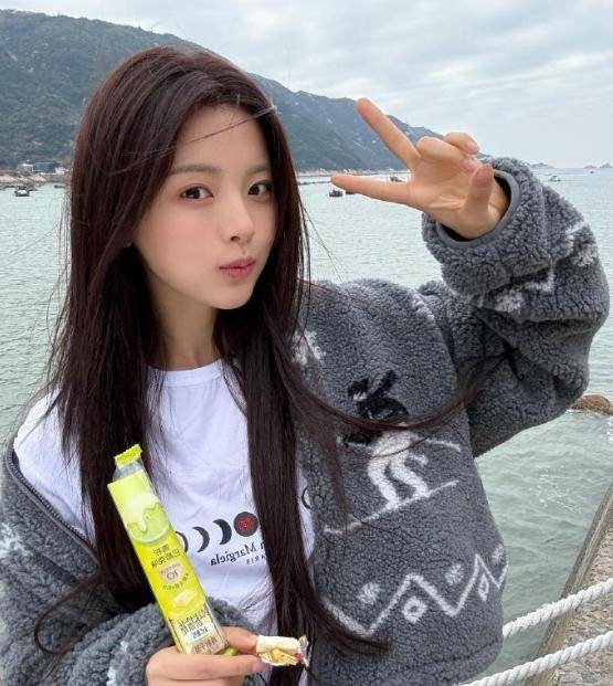 七年恩怨一笑泯？VaVa道歉杨超越背后的娱乐圈回旋镖效应