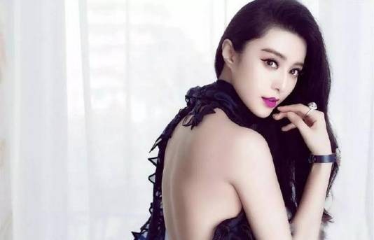 女星花仙子秀场造型，范冰冰张馨予郑爽，谁的温柔范和少女感并存