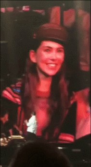 周杰伦cue自己开餐厅倒闭_周杰伦开餐厅也歇菜，明星想靠粉丝经济赚钱，为何最后纷纷倒闭？
